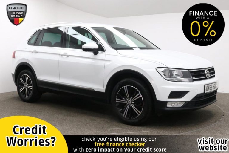 Used 2017 WHITE VOLKSWAGEN TIGUAN 4x4 2.0 SE NAVIGATION TDI BMT 4MOTION DSG 5d AUTO 188 BHP DIESEL (reg. 2017-02-07) (Automatic) for sale in Stockport