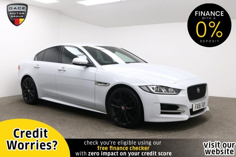 Used 2019 WHITE JAGUAR XE Saloon 2.0 R-SPORT 4d AUTO 198 BHP PETROL (reg. 2019-03-02) (Automatic) for sale in Stockport