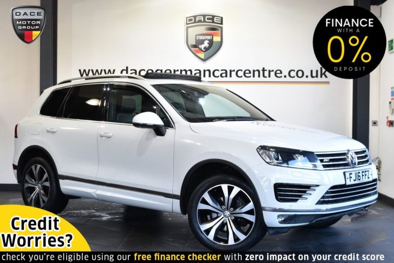 Used 2016 WHITE VOLKSWAGEN TOUAREG 4x4 3.0 V6 R-LINE TDI BLUEMOTION TECHNOLOGY 5DR AUTO 259 BHP DIESEL (reg. 2016-03-11) (Automatic) for sale in Stockport