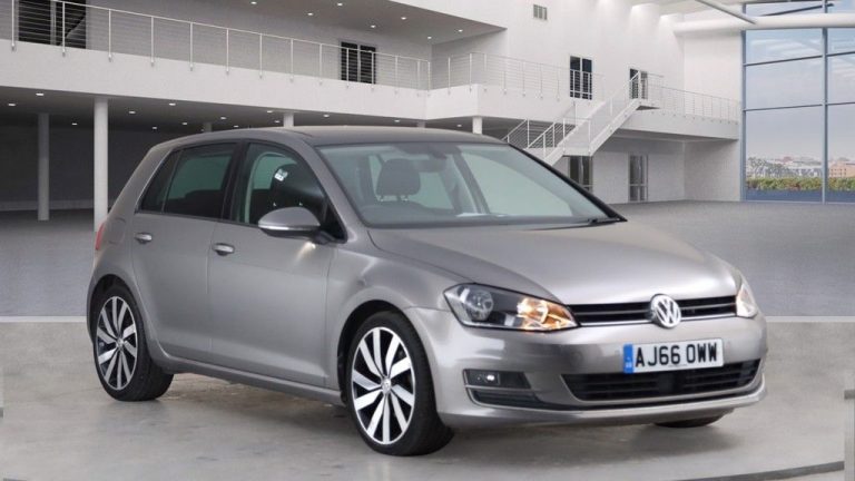 Used 2017 GREY VOLKSWAGEN GOLF Hatchback 1.4 GT EDITION TSI ACT BMT DSG 5d AUTO 148 BHP PETROL (reg. 2017-01-24) (Automatic) for sale in Stockport