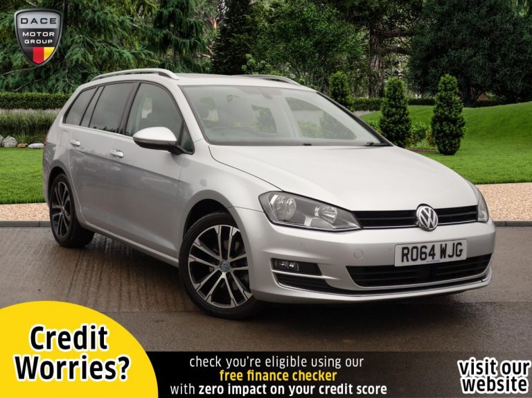 Used 2014 SILVER VOLKSWAGEN GOLF Estate 2.0 GT TDI BLUEMOTION TECHNOLOGY DSG 5d AUTO 148 BHP DIESEL (reg. 2014-10-30) (Automatic) for sale in Stockport