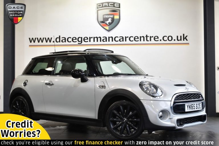 Used 2015 SILVER MINI HATCH COOPER Hatchback 2.0 COOPER S 3DR AUTO 189 BHP PETROL (reg. 2015-11-12) (Automatic) for sale in Stockport