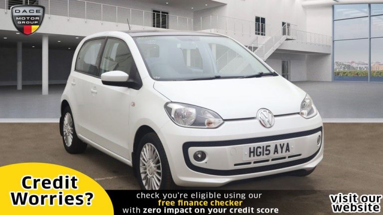 Used 2015 WHITE VOLKSWAGEN UP Hatchback 1.0 HIGH UP 5d AUTO 74 BHP PETROL (reg. 2015-05-29) (Automatic) for sale in Stockport
