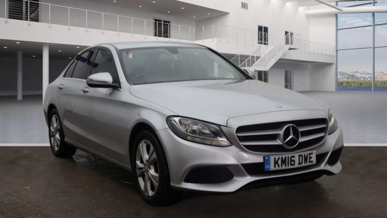 Used 2016 SILVER MERCEDES-BENZ C-CLASS Saloon 2.0 C200 SE 4d AUTO 184 BHP PETROL (reg. 2016-04-11) (Automatic) for sale in Stockport