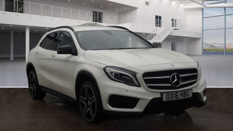 Used 2016 WHITE MERCEDES-BENZ GLA-CLASS Estate 2.1 GLA 200 D 4MATIC AMG LINE PREMIUM 5DR AUTO 134 BHP DIESEL (reg. 2016-03-11) (Automatic) for sale in Stockport