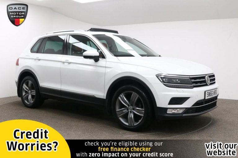 Used 2016 WHITE VOLKSWAGEN TIGUAN Estate 2.0 SEL TDI BMT 4MOTION DSG 5d AUTO 148 BHP DIESEL (reg. 2016-11-28) (Automatic) for sale in Stockport