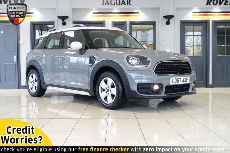 Used 2017 GREY MINI COUNTRYMAN Hatchback 1.5 COOPER 5d AUTO 134 BHP PETROL (reg. 2017-11-10) (Automatic) for sale in Stockport