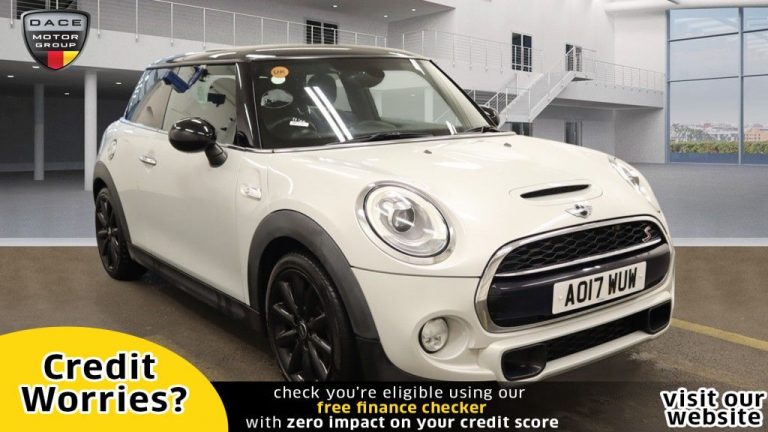 Used 2017 SILVER MINI HATCH COOPER Hatchback 2.0 COOPER S 3d AUTO 189 BHP PETROL (reg. 2017-05-05) (Automatic) for sale in Stockport