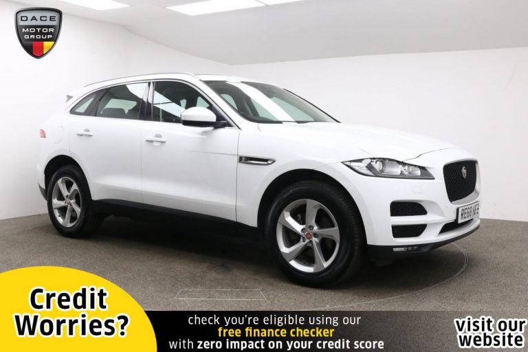 Used 2018 WHITE JAGUAR F-PACE Estate 2.0 PORTFOLIO AWD 5d AUTO 177 BHP DIESEL (reg. 2018-11-28) (Automatic) for sale in Stockport