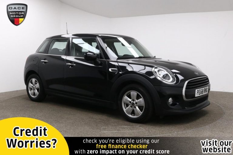 Used 2018 BLACK MINI HATCH COOPER Hatchback 1.5 COOPER 5d AUTO 134 BHP PETROL (reg. 2018-09-13) (Automatic) for sale in Stockport