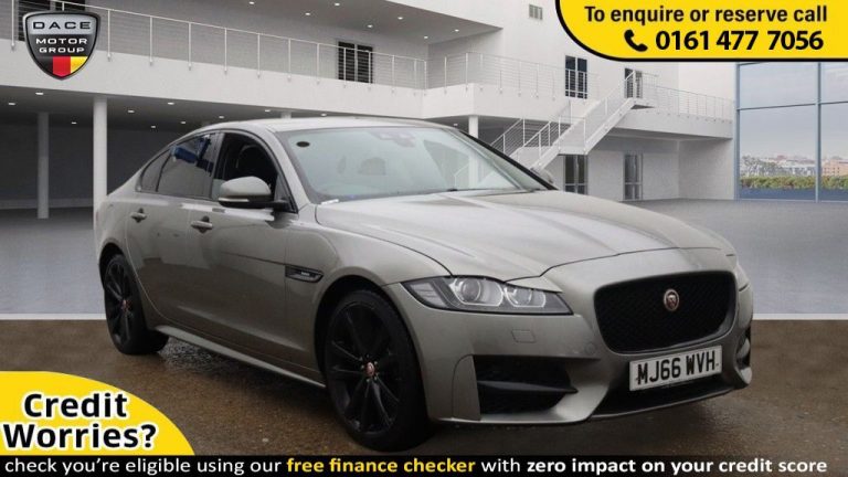 Used 2016 SILVER JAGUAR XF Saloon 2.0 R-SPORT 4d AUTO 177 BHP DIESEL (reg. 2016-10-26) (Automatic) for sale in Stockport