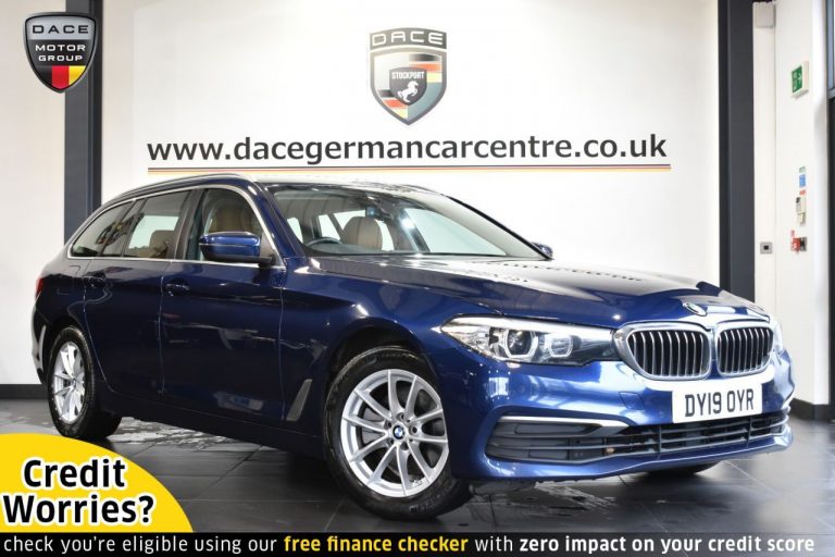 Used 2019 BLUE BMW 5 SERIES Estate 2.0 520D SE TOURING 5DR AUTO 188 BHP DIESEL (reg. 2019-03-11) (Automatic) for sale in Stockport
