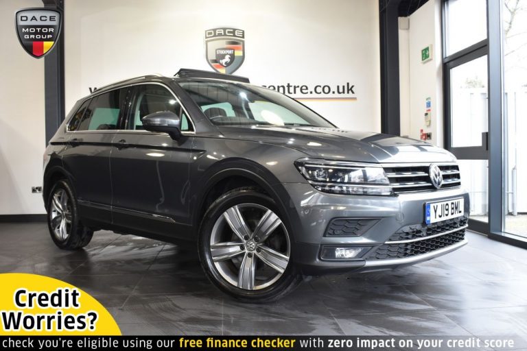 Used 2019 GREY VOLKSWAGEN TIGUAN Estate 2.0 SEL TDI DSG 5DR AUTO 148 BHP DIESEL (reg. 2019-06-17) (Automatic) for sale in Stockport