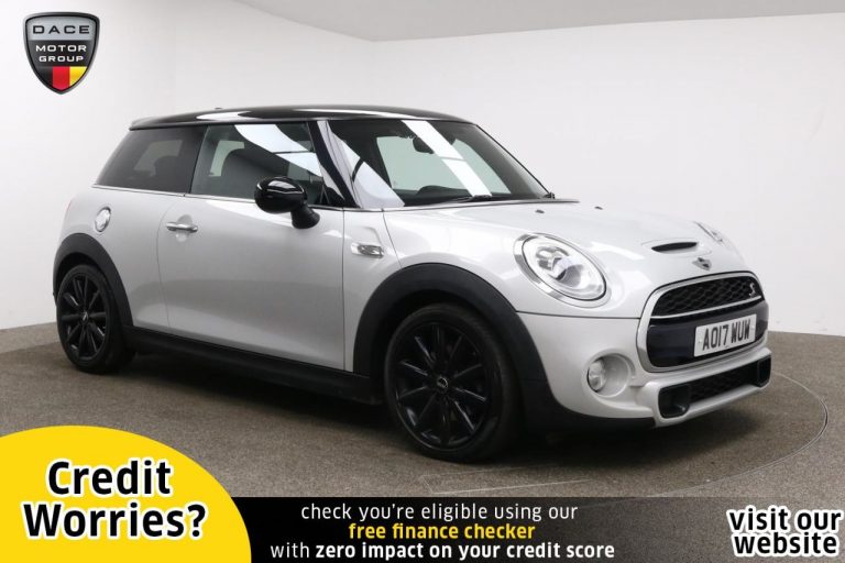 Used 2017 SILVER MINI HATCH COOPER Hatchback 2.0 COOPER S 3d AUTO 189 BHP PETROL (reg. 2017-05-05) (Automatic) for sale in Stockport