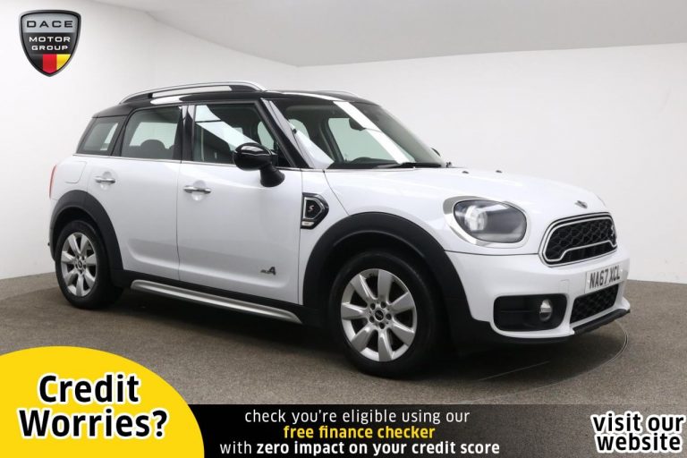Used 2017 WHITE MINI COUNTRYMAN Hatchback 2.0 COOPER S ALL4 5d AUTO 189 BHP PETROL (reg. 2017-11-30) (Automatic) for sale in Stockport