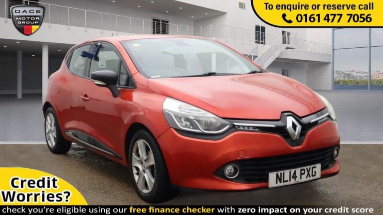 Used 2014 RED RENAULT CLIO Hatchback 1.5 DYNAMIQUE MEDIANAV DCI 5d AUTO 90 BHP DIESEL (reg. 2014-04-22) (Automatic) for sale in Stockport