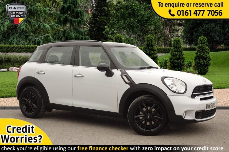 Used 2015 WHITE MINI COUNTRYMAN Hatchback 2.0 COOPER SD 5d AUTO 141 BHP DIESEL (reg. 2015-09-11) (Automatic) for sale in Stockport