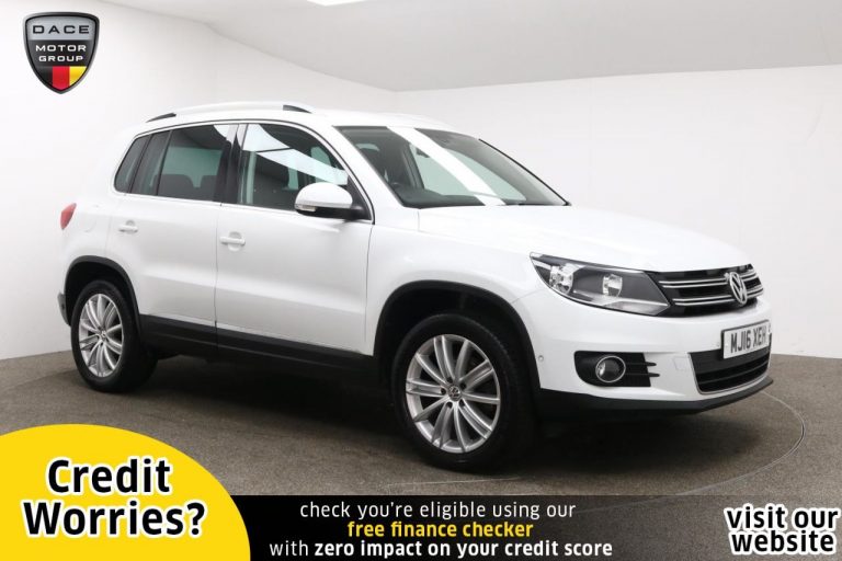 Used 2016 WHITE VOLKSWAGEN TIGUAN SUV 2.0 MATCH EDITION TDI BMT 4MOTION DSG 5d AUTO 148 BHP DIESEL (reg. 2016-05-31) (Automatic) for sale in Stockport