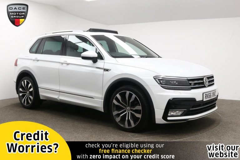 Used 2016 WHITE VOLKSWAGEN TIGUAN SUV 2.0 R-LINE TDI BMT 4MOTION DSG 5d AUTO 188 BHP DIESEL (reg. 2016-09-01) (Automatic) for sale in Stockport