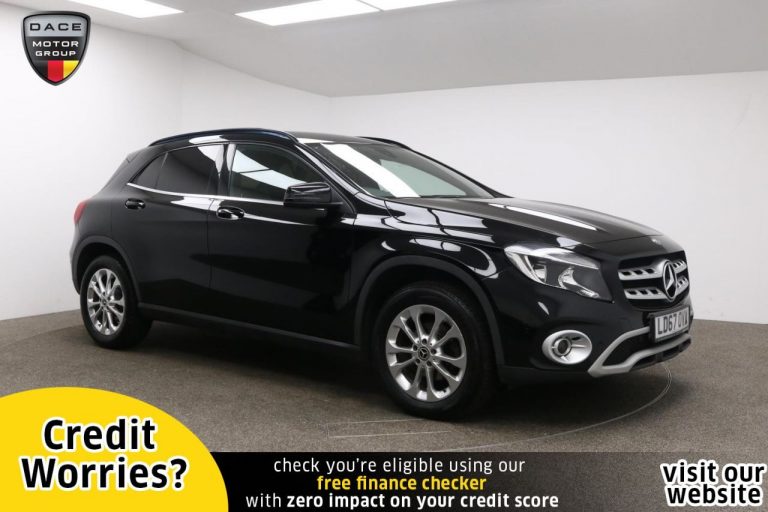 Used 2017 BLACK MERCEDES-BENZ GLA-CLASS SUV 2.1 GLA 200 D SE EXECUTIVE 5d AUTO 134 BHP DIESEL (reg. 2017-10-27) (Automatic) for sale in Stockport