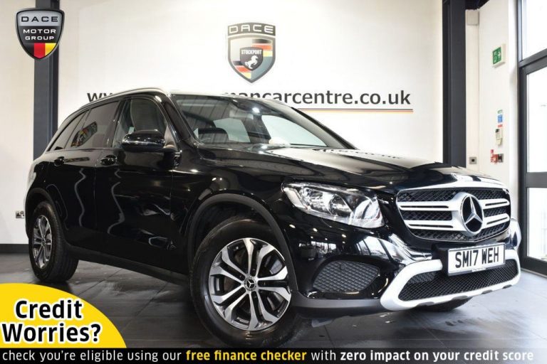 Used 2017 BLACK MERCEDES-BENZ GLC-CLASS 4x4 2.1 GLC 220 D 4MATIC SE 5DR 168 BHP DIESEL (reg. 2017-08-11) (Automatic) for sale in Stockport