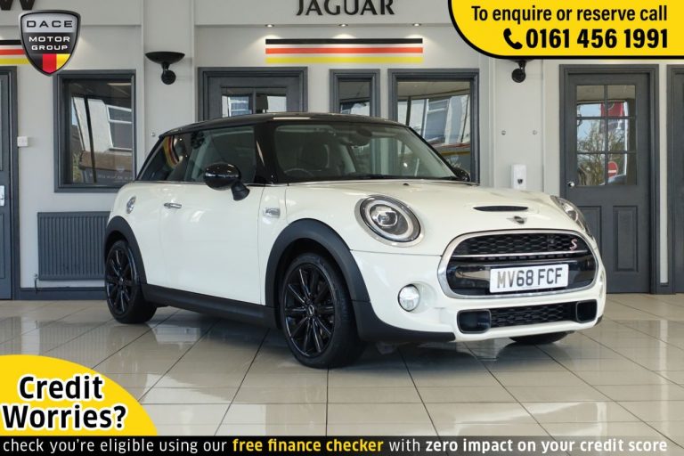 Used 2018 WHITE MINI HATCH COOPER Hatchback 2.0 COOPER S 3d AUTO 190 BHP PETROL (reg. 2018-11-28) (Automatic) for sale in Stockport