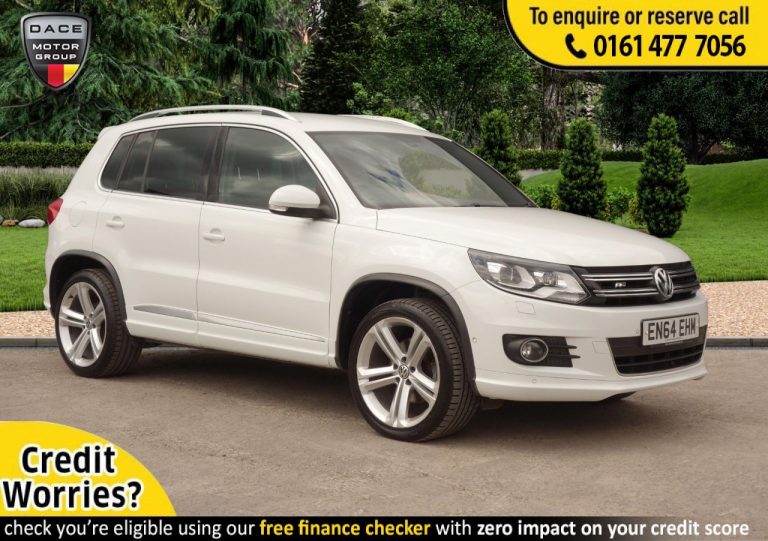 Used 2015 WHITE VOLKSWAGEN TIGUAN Estate 2.0 R LINE TDI BLUEMOTION TECH 4MOTION DSG 5d AUTO 139 BHP DIESEL (reg. 2015-01-29) (Automatic) for sale in Stockport