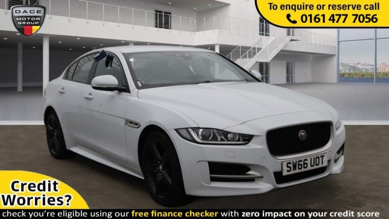 Used 2017 WHITE JAGUAR XE Saloon 2.0 R-SPORT 4d AUTO 178 BHP DIESEL (reg. 2017-02-22) (Automatic) for sale in Stockport