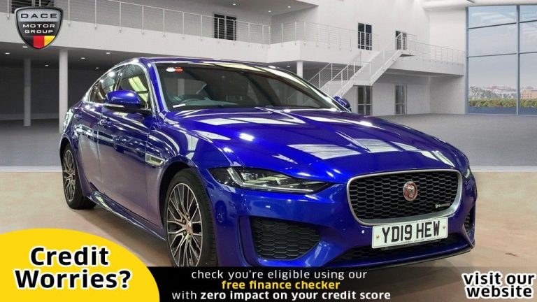 Used 2019 BLUE JAGUAR XE Saloon 2.0 R-DYNAMIC S 4d AUTO 177 BHP DIESEL (reg. 2019-07-30) (Automatic) for sale in Stockport