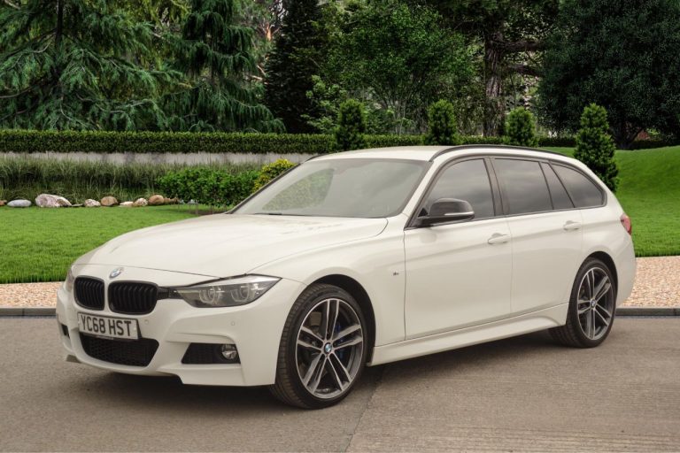 Used 2019 WHITE BMW 3 SERIES Estate 3.0 330D XDRIVE M SPORT SHADOW EDITION TOURING 5d 255 BHP DIESEL (reg. 2019-02-15) (Automatic) for sale in Stockport