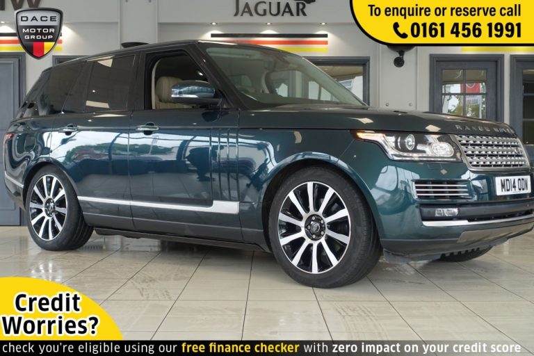 Used 2014 GREEN LAND ROVER RANGE ROVER 4x4 3.0 TDV6 VOGUE SE 5d AUTO 258 BHP DIESEL (reg. 2014-03-11) (Automatic) for sale in Stockport