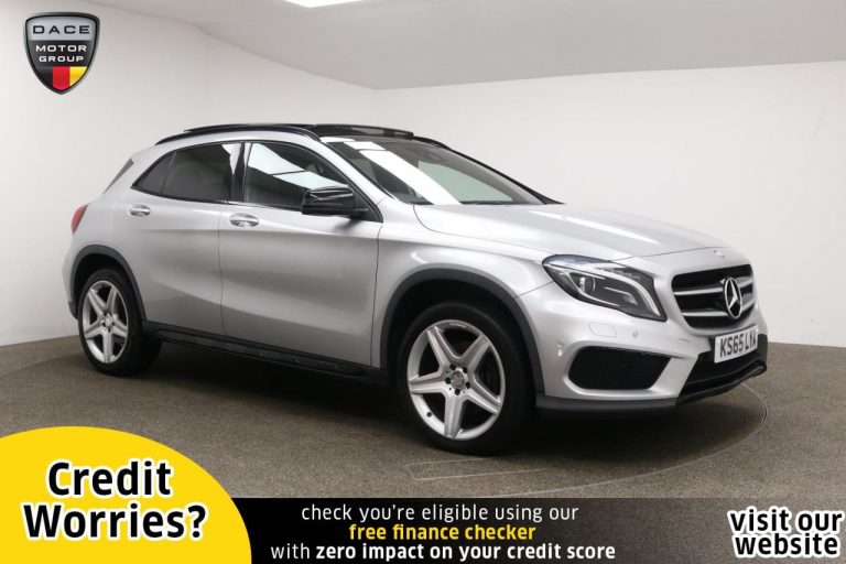 Used 2015 SILVER MERCEDES-BENZ GLA-CLASS Estate 2.1 GLA 220 D 4MATIC AMG LINE PREMIUM PLUS 5d AUTO 174 BHP DIESEL (reg. 2015-12-18) (Automatic) for sale in Stockport