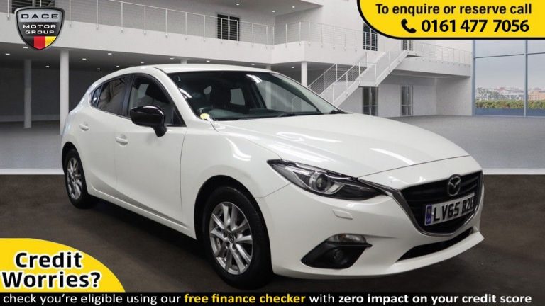 Used 2015 WHITE MAZDA 3 Hatchback 2.0 SE-L NAV 5d AUTO 118 BHP PETROL (reg. 2015-09-30) (Automatic) for sale in Stockport
