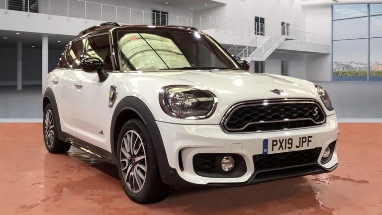 Used 2019 WHITE MINI COUNTRYMAN Hatchback 1.5 COOPER S E ALL4 SPORT 5DR AUTO 222 BHP HYBRID ELECTRIC (reg. 2019-03-15) (Automatic) for sale in Stockport
