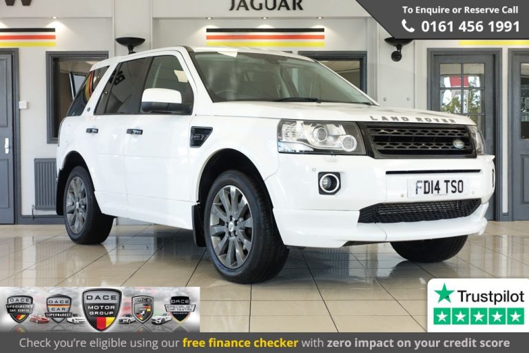 Used 2014 WHITE LAND ROVER FREELANDER 4x4 2.2 SD4 DYNAMIC 5d AUTO 190 BHP DIESEL (reg. 2014-05-28) (Automatic) for sale in Stockport