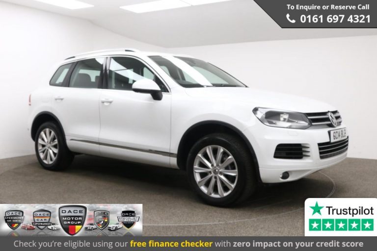 Used 2014 WHITE VOLKSWAGEN TOUAREG Estate 3.0 V6 SE TDI BLUEMOTION TECHNOLOGY 5d AUTO 202 BHP DIESEL (reg. 2014-07-04) (Automatic) for sale in Stockport