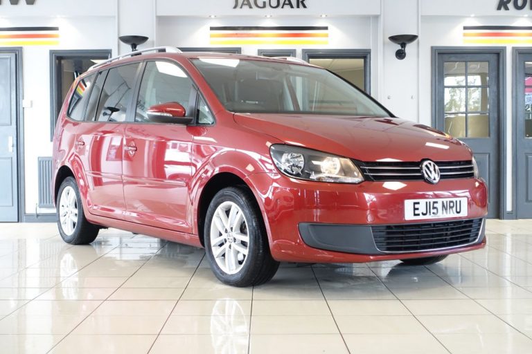 Used 2015 RED VOLKSWAGEN TOURAN MPV 1.6 SE TDI BLUEMOTION TECHNOLOGY DSG 5d AUTO 106 BHP DIESEL (reg. 2015-05-29) (Automatic) for sale in Stockport