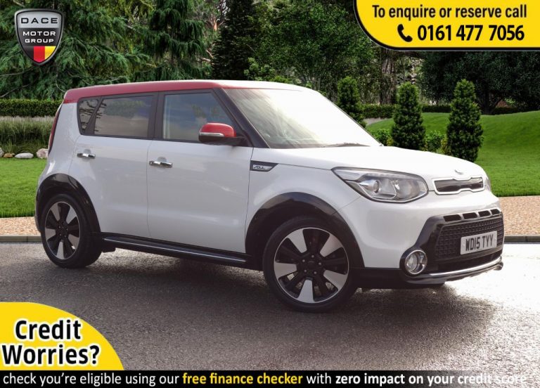 Used 2015 WHITE KIA SOUL Hatchback 1.6 CRDI MIXX 5d AUTO 126 BHP DIESEL (reg. 2015-07-29) (Automatic) for sale in Stockport