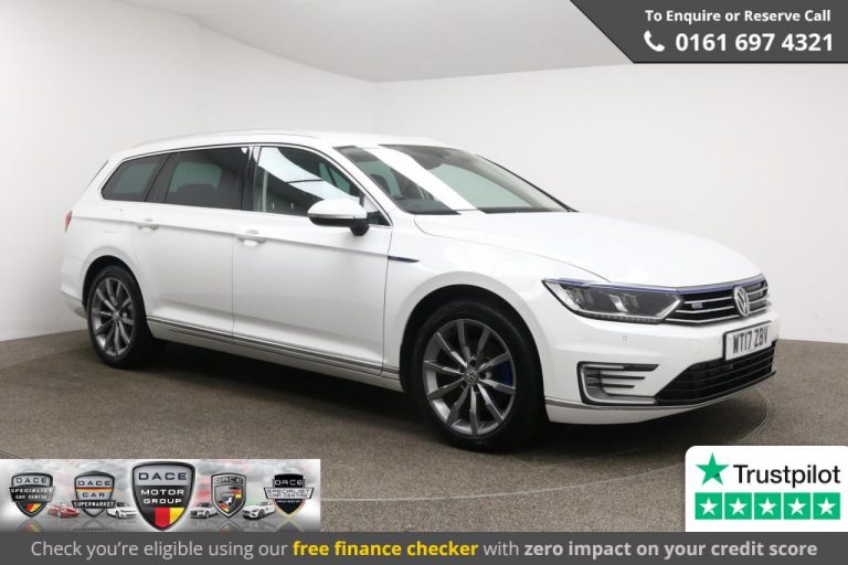 Used 2017 WHITE VOLKSWAGEN PASSAT Estate 1.4 GTE DSG 5d AUTO 156 BHP HYBRID ELECTRIC (reg. 2017-08-25) (Automatic) for sale in Stockport