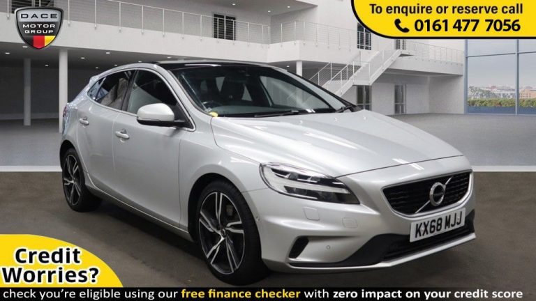 Used 2018 SILVER VOLVO V40 Hatchback 1.5 T3 R-DESIGN PRO 5d AUTO 151 BHP PETROL (reg. 2018-09-03) (Automatic) for sale in Stockport