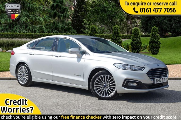 Used 2019 SILVER FORD MONDEO Saloon 2.0 TITANIUM EDITION 4d AUTO 186 BHP HYBRID ELECTRIC (reg. 2019-08-09) (Automatic) for sale in Stockport