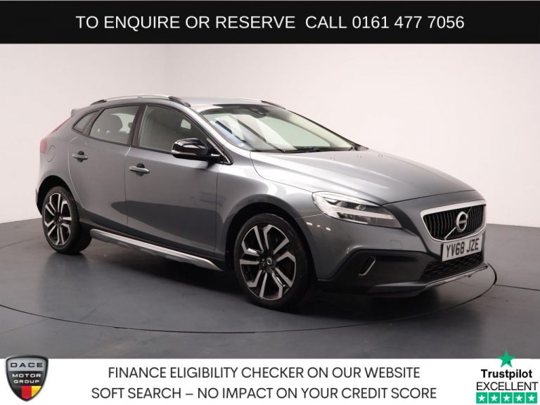 Used 2019 GREY VOLVO V40 CROSS COUNTRY Hatchback 1.5 T3 GPF Pro Hatchback 5dr Petrol Auto Euro 6 (s/s) (152 ps) PETROL (reg. 2019-01-31) (Automatic) for sale in Stockport