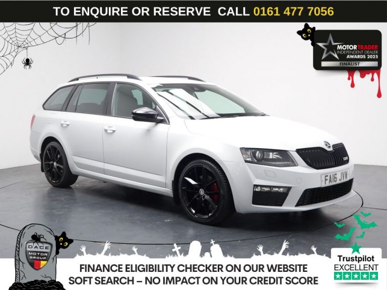 Used 2016 WHITE SKODA OCTAVIA Estate 2.0 TDI vRS Estate 5dr Diesel DSG 4WD Euro 6 (s/s) (184 ps) DIESEL (reg. 2016-07-20) (Automatic) for sale in Stockport