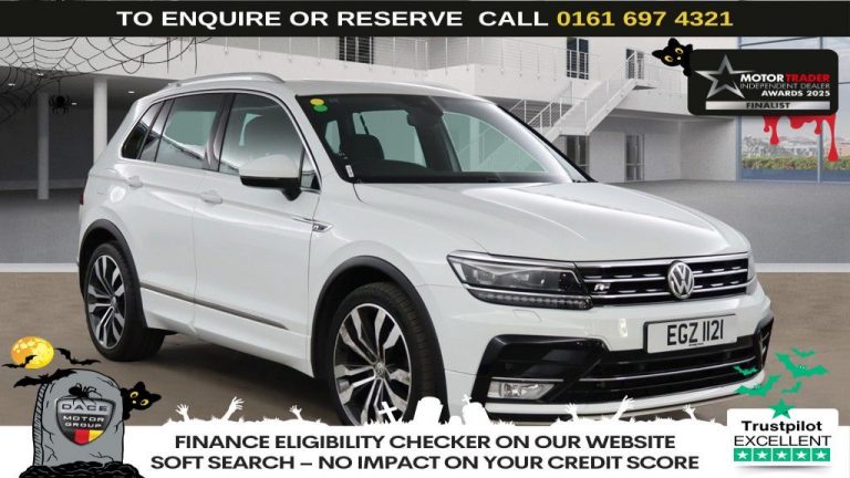 Used 2017 WHITE VOLKSWAGEN TIGUAN SUV 2.0 TDI BlueMotion Tech R-Line SUV 5dr Diesel DSG 4Motion Euro 6 (s/s) (150 ps) DIESEL (reg. 2017-01-05) (Automatic) for sale in Stockport