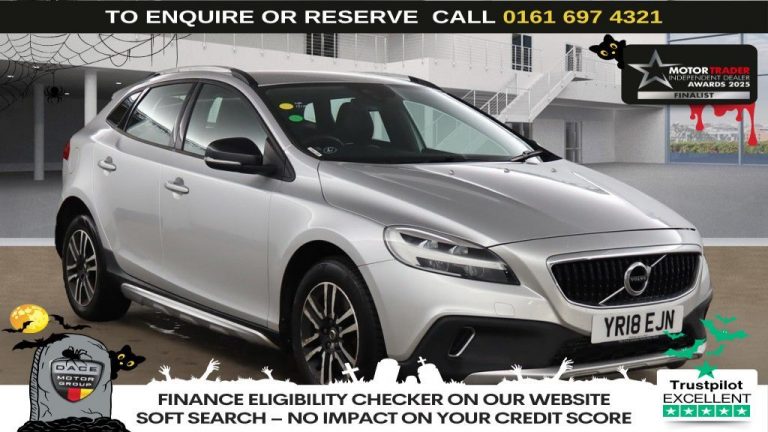 Used 2018 SILVER VOLVO V40 CROSS COUNTRY Hatchback 2.0 D2 Hatchback 5dr Diesel Auto Euro 6 (s/s) (120 ps) DIESEL (reg. 2018-03-30) (Automatic) for sale in Stockport
