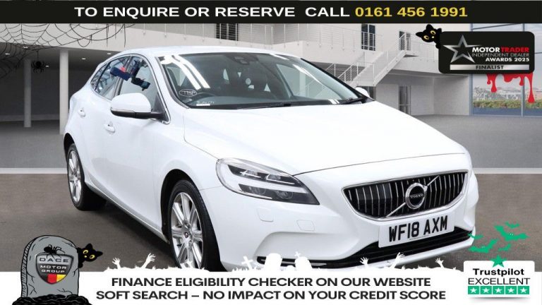 Used 2018 WHITE VOLVO V40 Hatchback 1.5 T3 Inscription Hatchback 5dr Petrol Auto Euro 6 (s/s) (152 ps) PETROL (reg. 2018-03-26) (Automatic) for sale in Stockport
