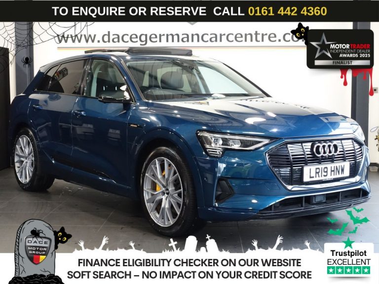 Used 2019 BLUE AUDI E-TRON SUV 55 Launch Edition SUV 5dr Electric Auto quattro 95kWh (408 ps) Â£10