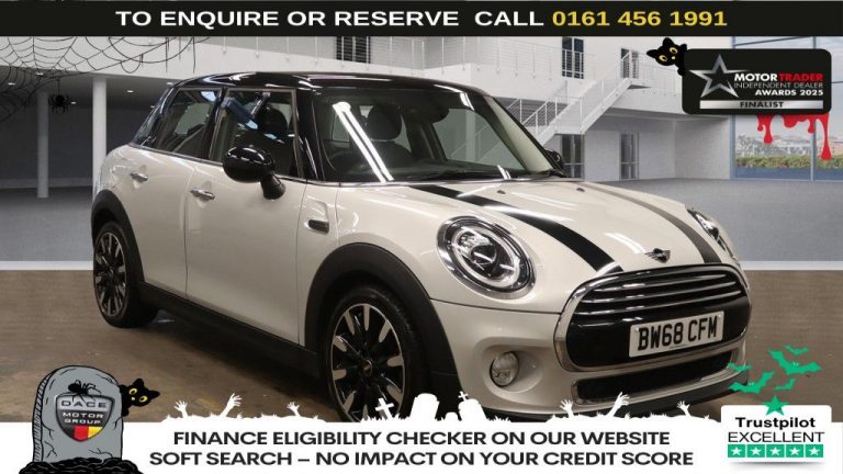 Used 2019 SILVER MINI HATCH Hatchback 1.5 Cooper Exclusive Hatchback 5dr Petrol Steptronic Euro 6 (s/s) (136 ps) PETROL (reg. 2019-02-08) (Automatic) for sale in Stockport
