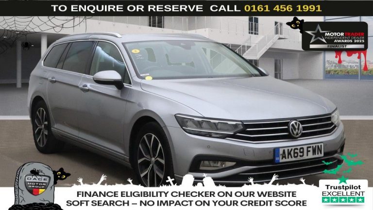 Used 2019 SILVER VOLKSWAGEN PASSAT Estate 2.0 TDI EVO SEL Estate 5dr Diesel DSG Euro 6 (s/s) (150 ps) DIESEL (reg. 2019-10-31) (Automatic) for sale in Stockport