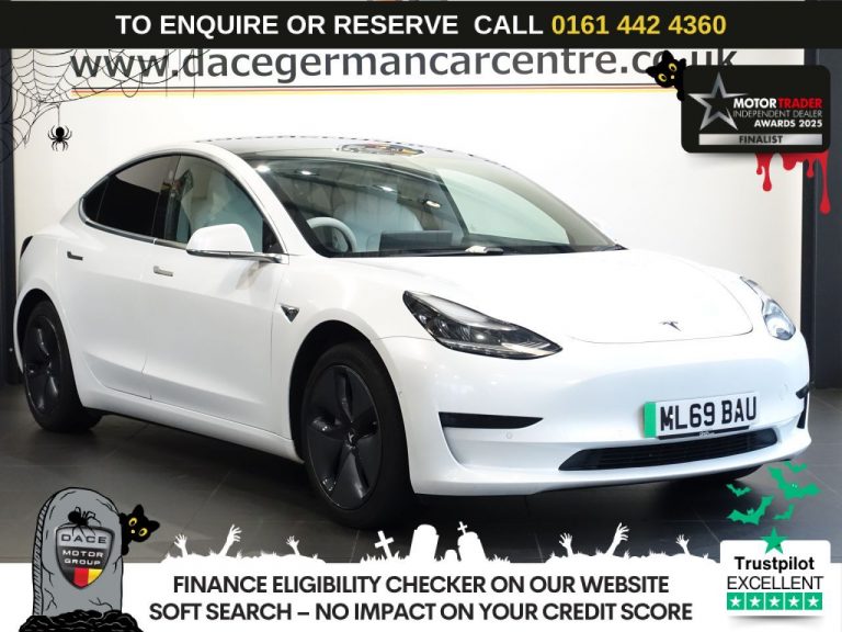 Used 2019 WHITE TESLA Model 3 Saloon Standard Range Plus Saloon 4dr Electric Auto RWD (241 bhp) ELECTRIC (reg. 2019-11-13) (Automatic) for sale in Stockport